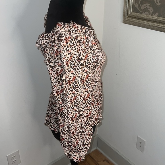 Gibson⭐️Latimer animal print brown tan hues smocked blouse long sleeves top Sz L - Picture 3 of 7